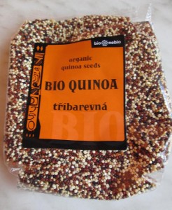 bio quinoa trojfarebná